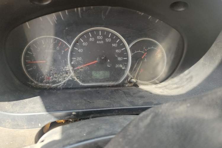 Used Wuling Hongguang 2014 1.5L Base Version Odometer Close Up