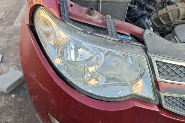 Used Wuling Hongguang 2014 1.5L S Comfort Model Right Front Headlight