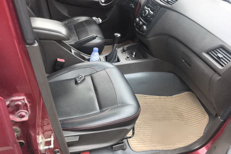Used Wuling Hongguang 2014 1.2L Standard Model China IV Right Front Seat