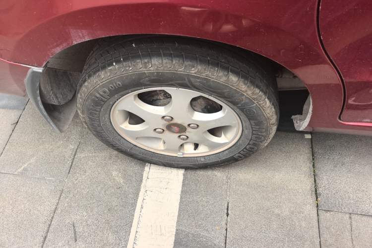 Used Wuling Hongguang 2014 1.2L Standard Model China IV Right Rear Wheel Hub