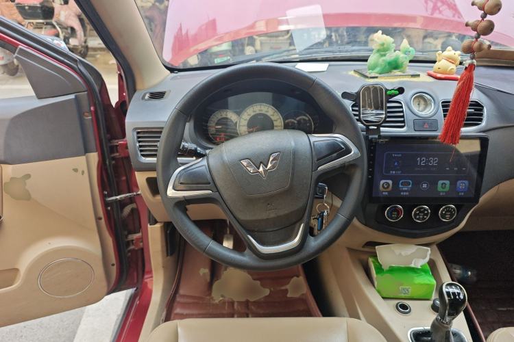 Used Wuling Hongguang 2014 1.5L S Comfort Model Steering Wheel