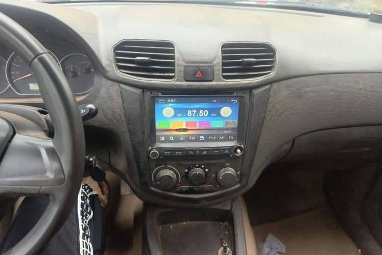 Used Wuling Hongguang 2014 1.2L Base Model China IV Audio And AC Panel