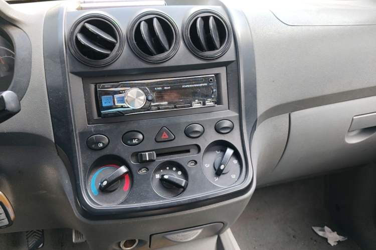 Used Wuling Hongguang 2014 1.2L Base Model China IV Audio And AC Panel