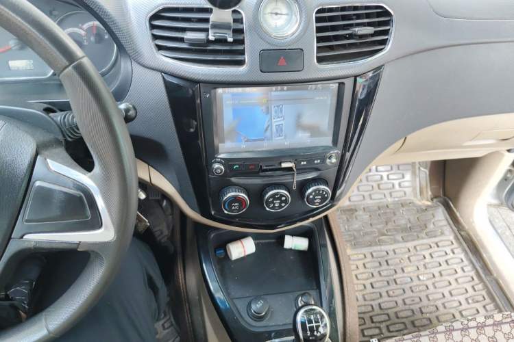 Used Wuling Hongguang 2014 1.5L S Luxury Model Audio And AC Panel