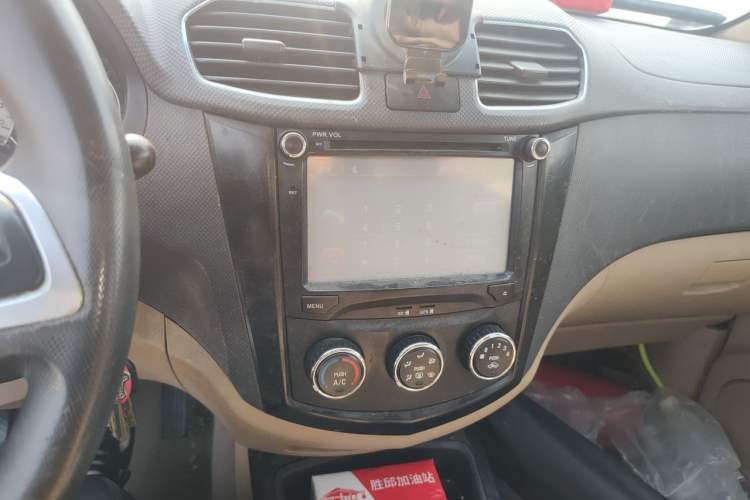 Used Wuling Hongguang 2014 1.5L S Luxury Model Audio And AC Panel