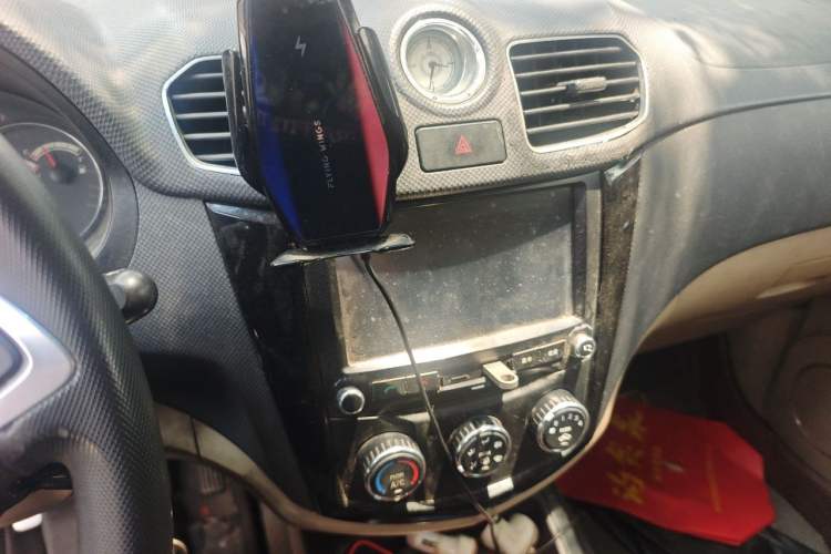 Used Wuling Hongguang 2014 1.5L S Luxury Model Audio And AC Panel