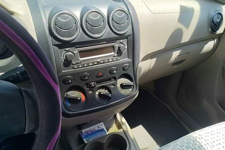 Used Wuling Hongguang 2014 1.5L Standard Version Audio And AC Panel