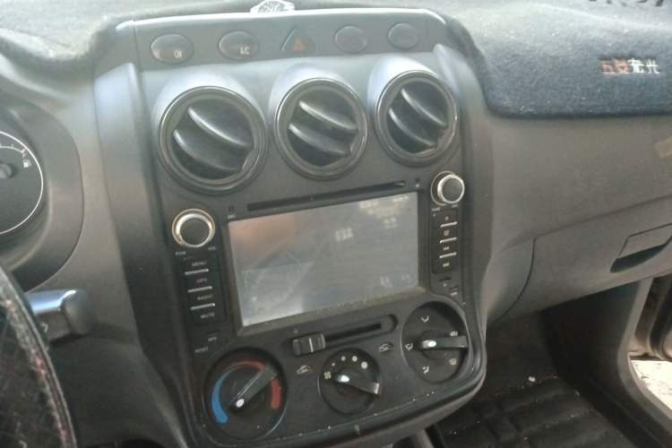 Used Wuling Hongguang 2014 1.2L Base Model China IV Audio And AC Panel