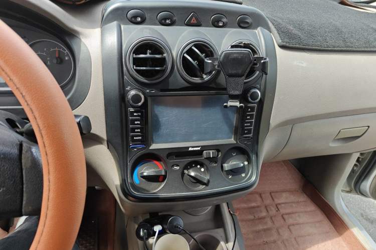 Used Wuling Hongguang 2014 1.2L Standard Model China IV Audio And AC Panel