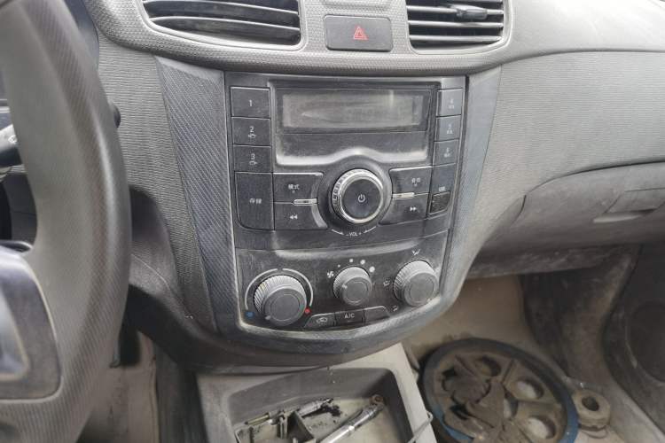 Used Wuling Hongguang 2014 1.2L Base Model China IV Audio And AC Panel