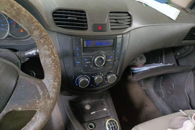 Used Wuling Hongguang 2014 1.5L S Standard Version Audio And AC Panel