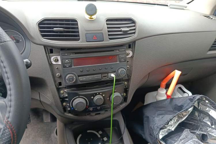 Used Wuling Hongguang 2014 1.5L Standard Version Audio And AC Panel