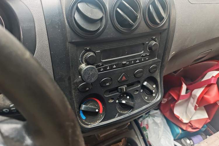 Used Wuling Hongguang 2014 1.2L Base Model China IV Audio And AC Panel