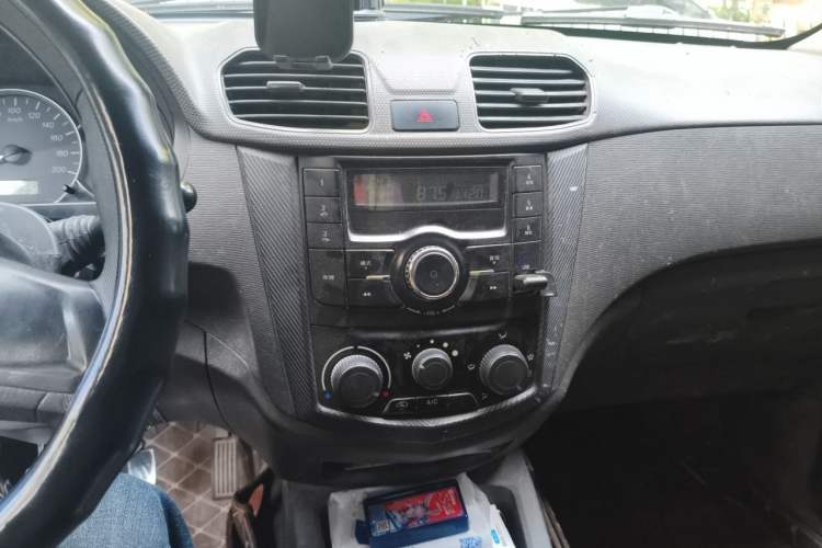 Used Wuling Hongguang 2014 1.5L Base Version Audio And AC Panel