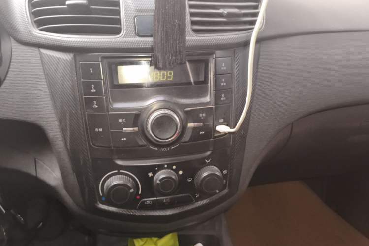Used Wuling Hongguang 2014 1.5L Base Version Audio And AC Panel