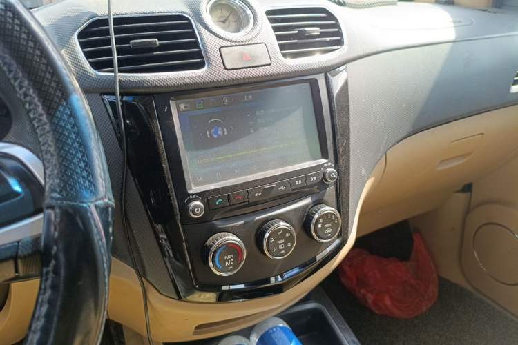 Used Wuling Hongguang 2014 1.5L S Luxury Model Audio And AC Panel