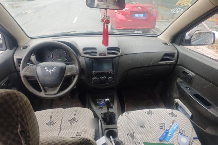 Used Wuling Hongguang 2014 1.5L Base Version Center Console