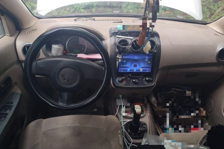 Used Wuling Hongguang 2014 1.5L Base Version Center Console