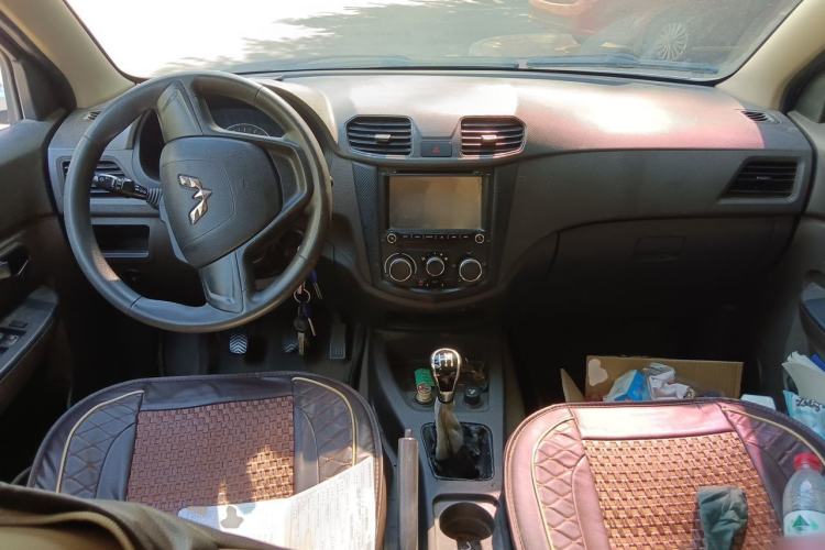Used Wuling Hongguang 2014 1.2L S Standard Version China IV Standard Center Console