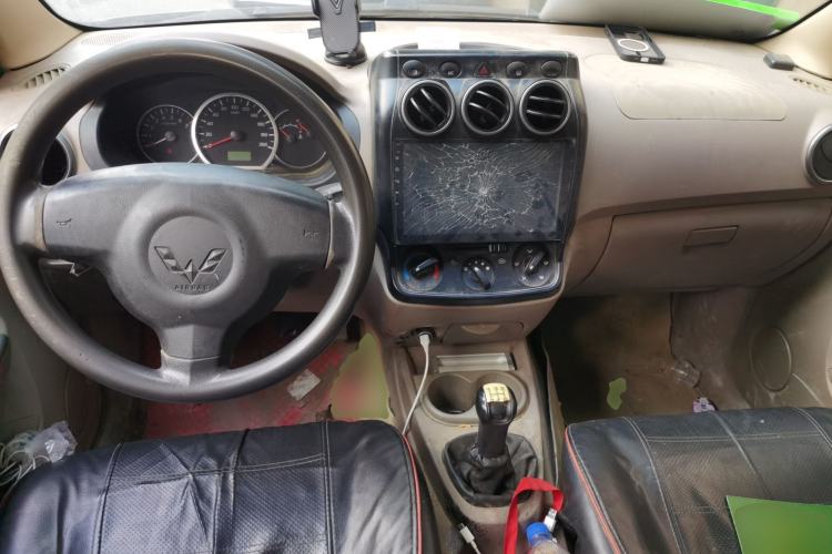 Used Wuling Hongguang 2014 1.5L Base Version Center Console