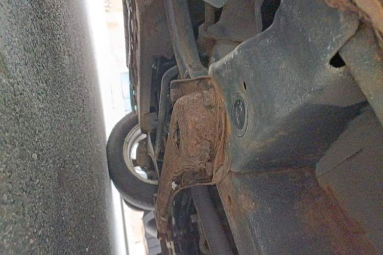 Used Wuling Hongguang 2014 1.5L Standard Version Chassis Front Left