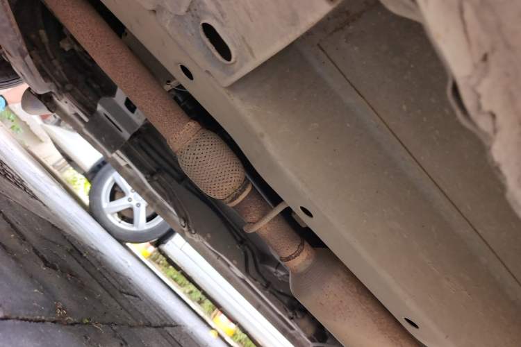 Used Wuling Hongguang 2014 1.5L S Standard Version Chassis Front Left