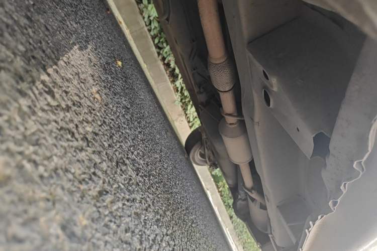 Used Wuling Hongguang 2014 1.2L Standard Model China IV Chassis Front Left