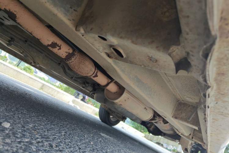 Used Wuling Hongguang 2014 1.2L Standard Model China IV Chassis Front Left