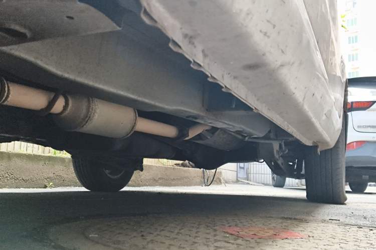 Used Wuling Hongguang 2014 1.2L Standard Model China IV Chassis Front Left
