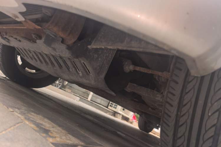 Used Wuling Hongguang 2014 1.2L Standard Model China IV Chassis Front Left