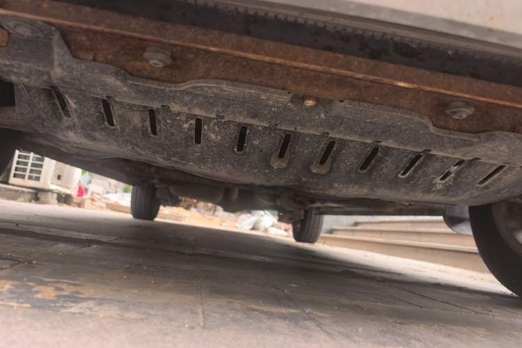 Used Wuling Hongguang 2014 1.2L Standard Model China IV Chassis Front