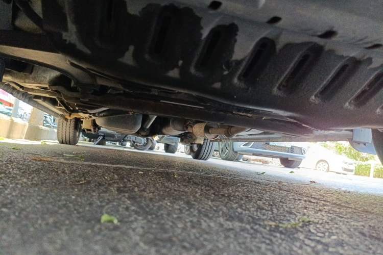 Used Wuling Hongguang 2014 1.2L Standard Model China IV Chassis Front