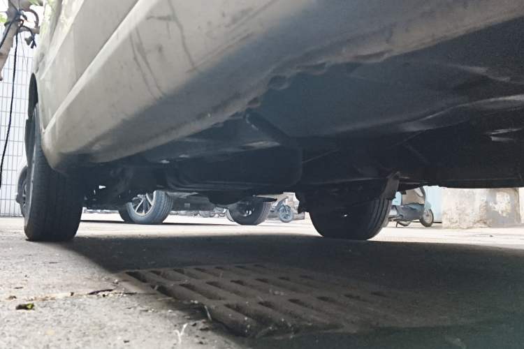 Used Wuling Hongguang 2014 1.2L Standard Model China IV Chassis Front Right