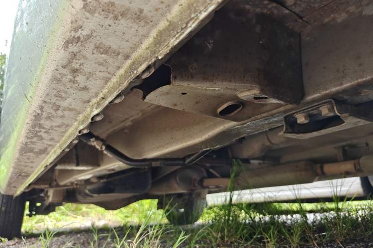Used Wuling Hongguang 2014 1.5L Standard Version Chassis Front Right