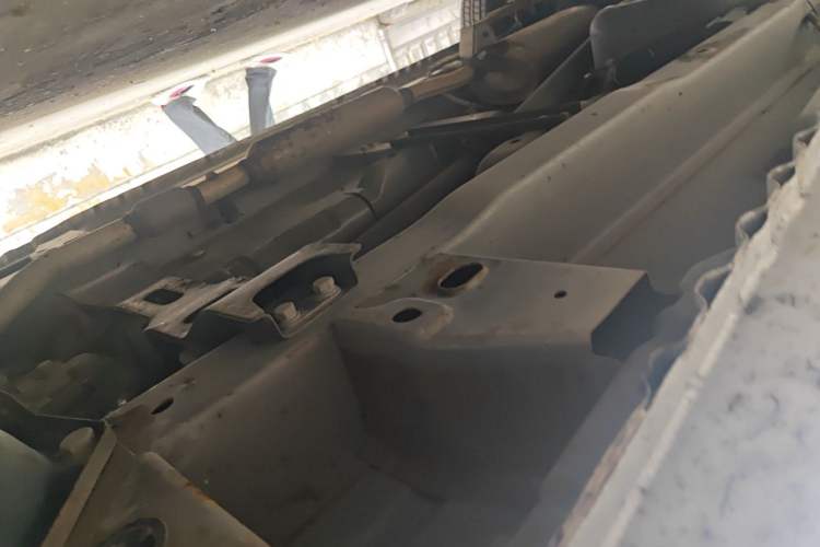 Used Wuling Hongguang 2014 1.5L Standard Version Chassis Front Right