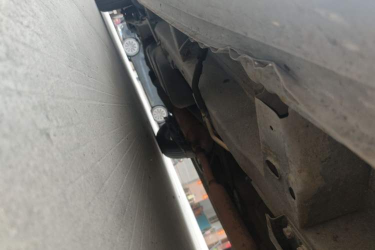 Used Wuling Hongguang 2014 1.5L S Comfort Model Chassis Front Right