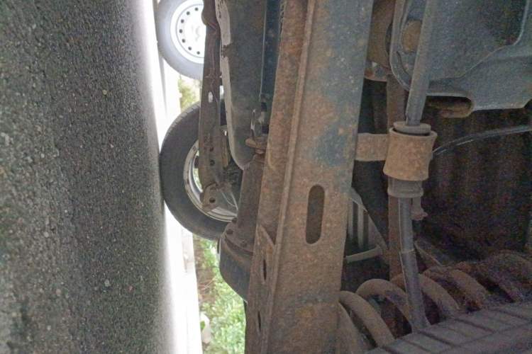 Used Wuling Hongguang 2014 1.5L Standard Version Chassis Rear Left