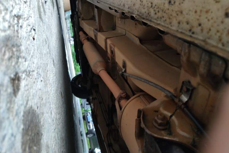 Used Wuling Hongguang 2014 1.5L Standard Version Chassis Rear Left