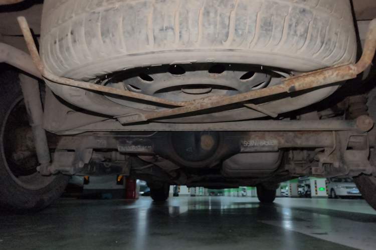 Used Wuling Hongguang 2014 1.2L Standard Model China IV Chassis Rear