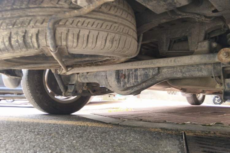 Used Wuling Hongguang 2014 1.5L Standard Version Chassis Rear Right