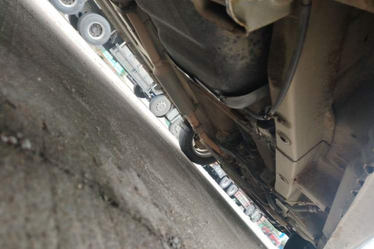 Used Wuling Hongguang 2014 1.5L Standard Version Chassis Rear Right