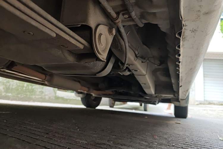 Used Wuling Hongguang 2014 1.5L Base Version Chassis Rear Right