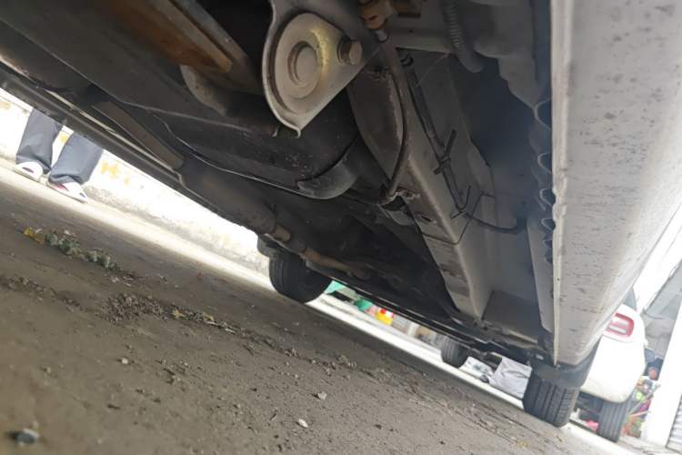 Used Wuling Hongguang 2014 1.5L Standard Version Chassis Rear Right