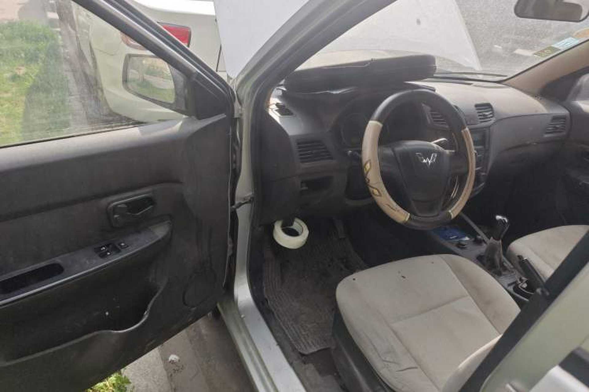 Used Wuling Hongguang 2014 1.2L Base Model China IV Driver Seat