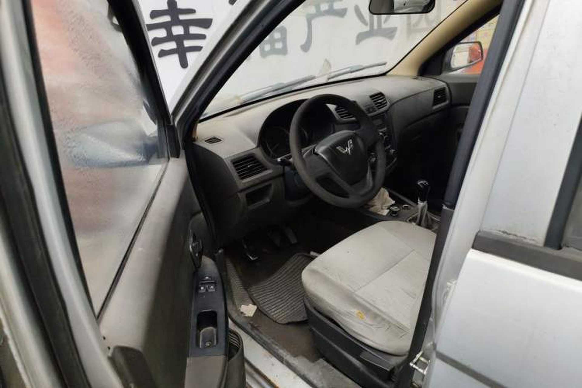 Used Wuling Hongguang 2014 1.2L Base Model China IV Driver Seat