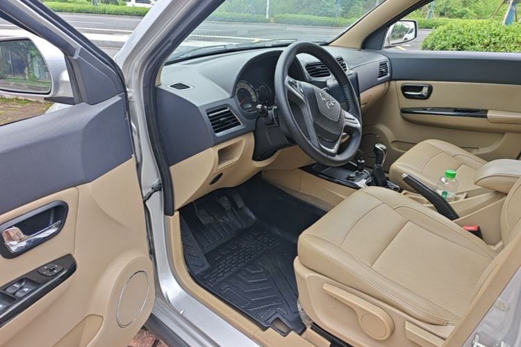 Used Wuling Hongguang 2014 1.5L S Luxury Model Driver Seat