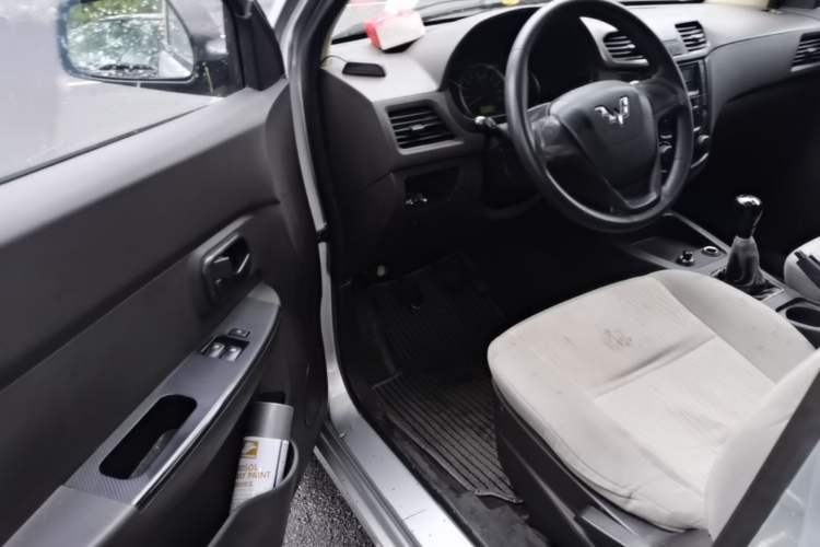 Used Wuling Hongguang 2014 1.5L Base Version Driver Seat