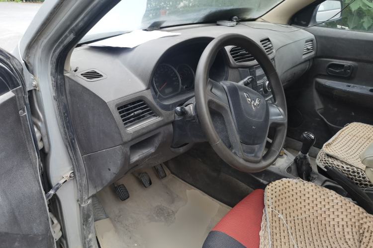 Used Wuling Hongguang 2014 1.2L Base Model China IV Driver Seat