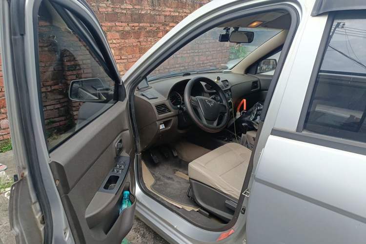 Used Wuling Hongguang 2014 1.5L Standard Version Driver Seat