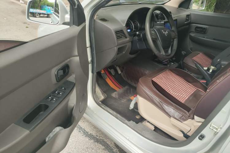 Used Wuling Hongguang 2014 1.5L S Standard Version Driver Seat